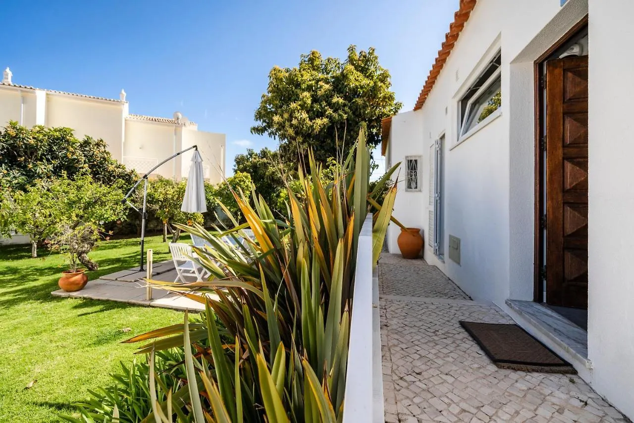 Vivenda Brito Guest House Carvoeiro 0*, Carvoeiro (Lagoa)